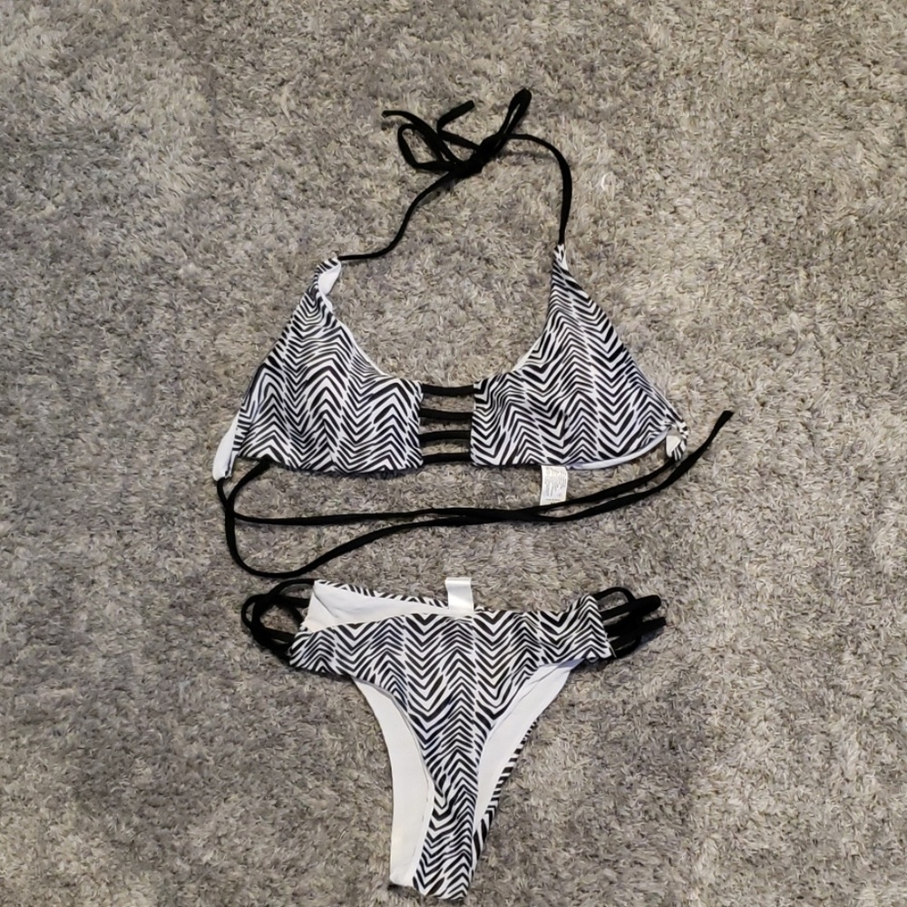 Bikini set never worn